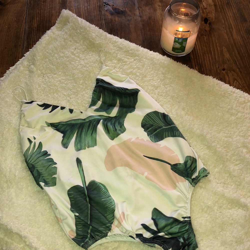 SHEIN Floral Bodysuit